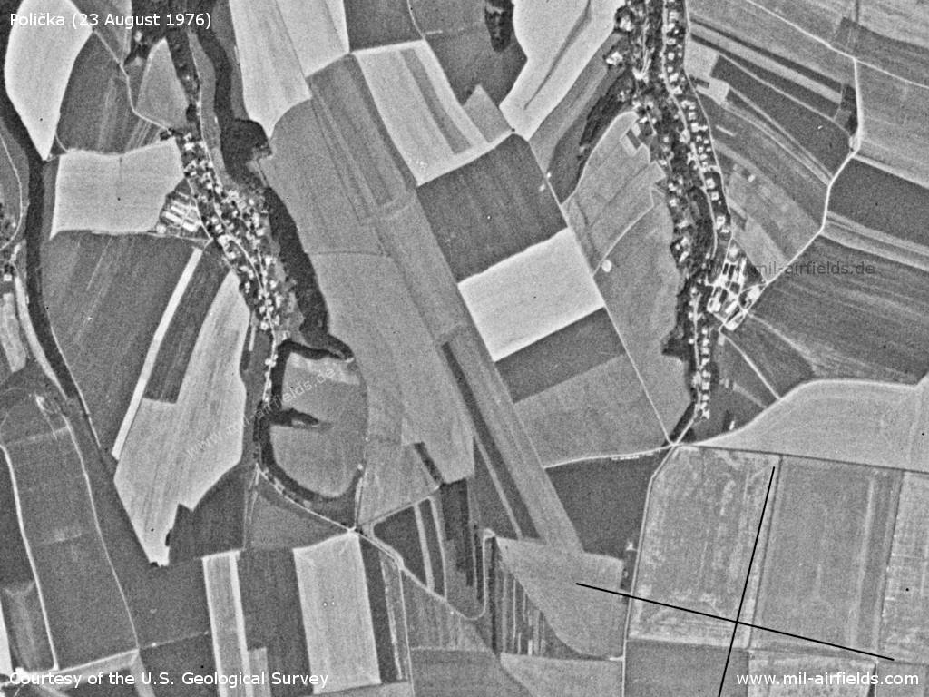 Flugplatz Polička auf einem Satellitenbild 1976