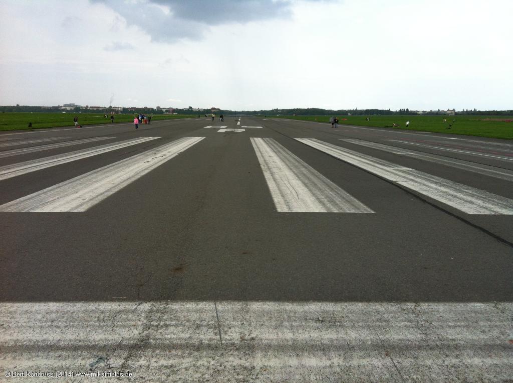 Picture: Runway 09R at Berlin Tempelhof