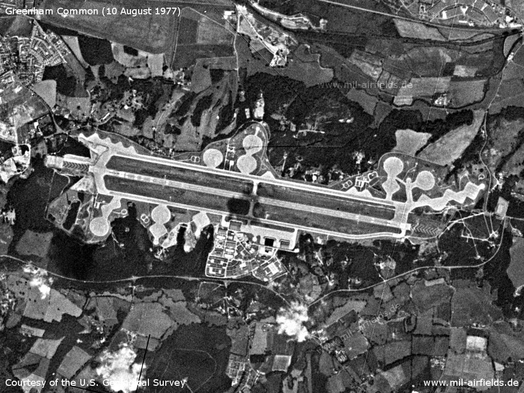 Luftbild / Satellitenbild Flugplatz RAF Greenham Common, Großbritannien 1977