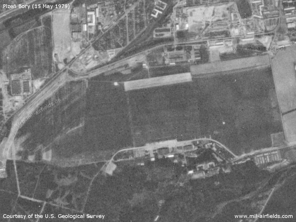 Flugplatz Pilsen-Bory, Tschechien, auf einem Satellitenbild 1979