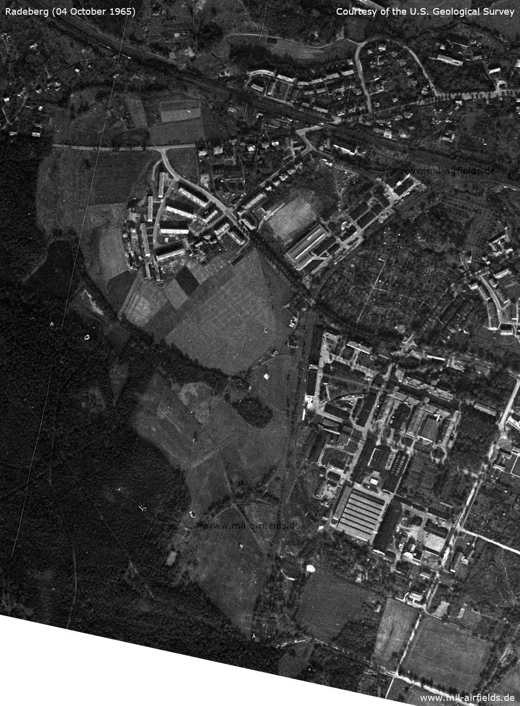 VEB IFA-Karosseriewerke und VEB Rafena-Werke Radeberg, DDR - Luftbild