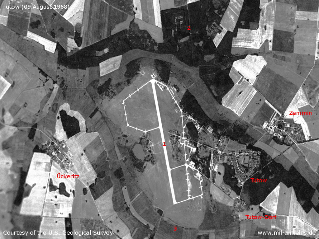 Flugplatz Tutow auf einem Satellitenbild 1968
