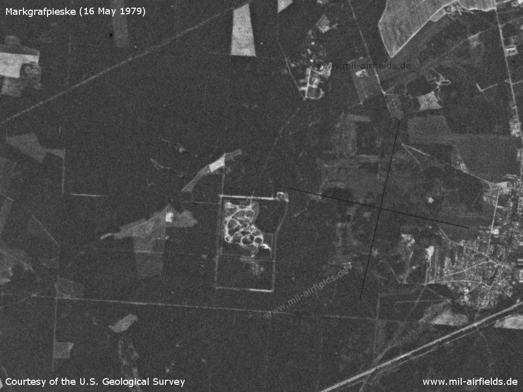 NVA-Hubschrauber<wbr>lande<wbr>platz 3110 Markgrafpieske auf einem Satellitenbild ...
