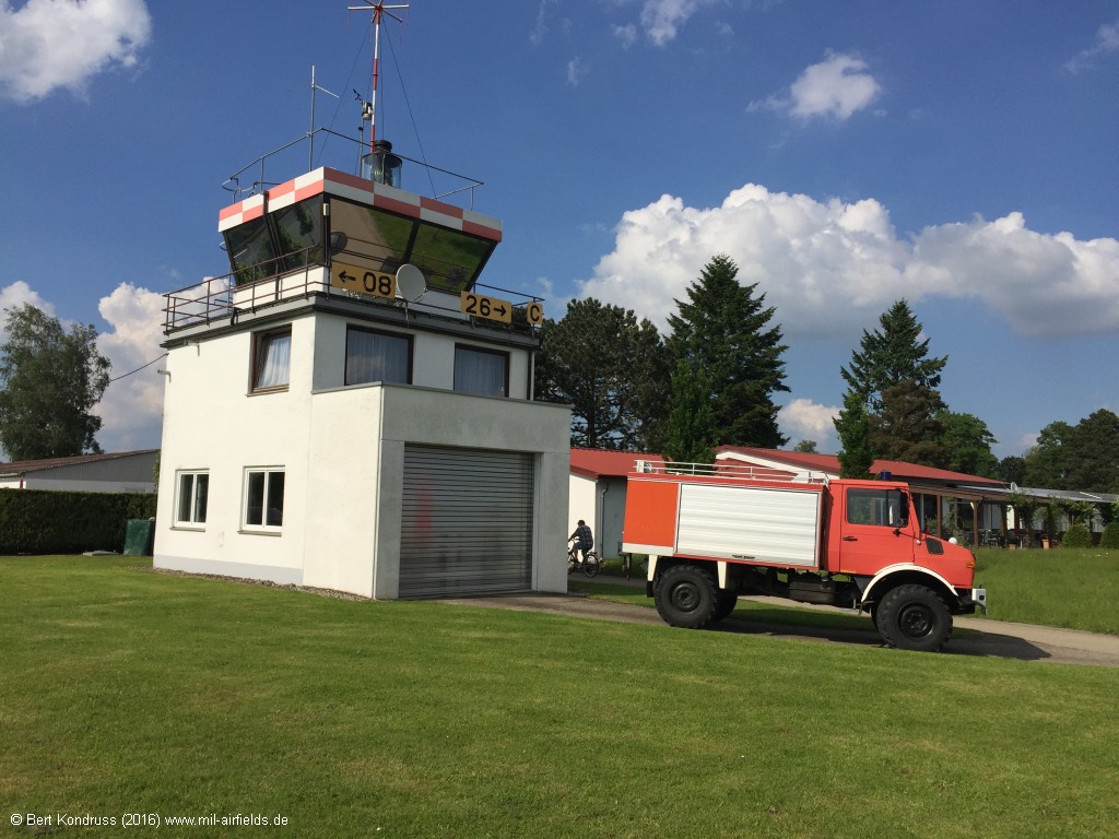 Neuer Kontrollturm am Flugplatz Mengen