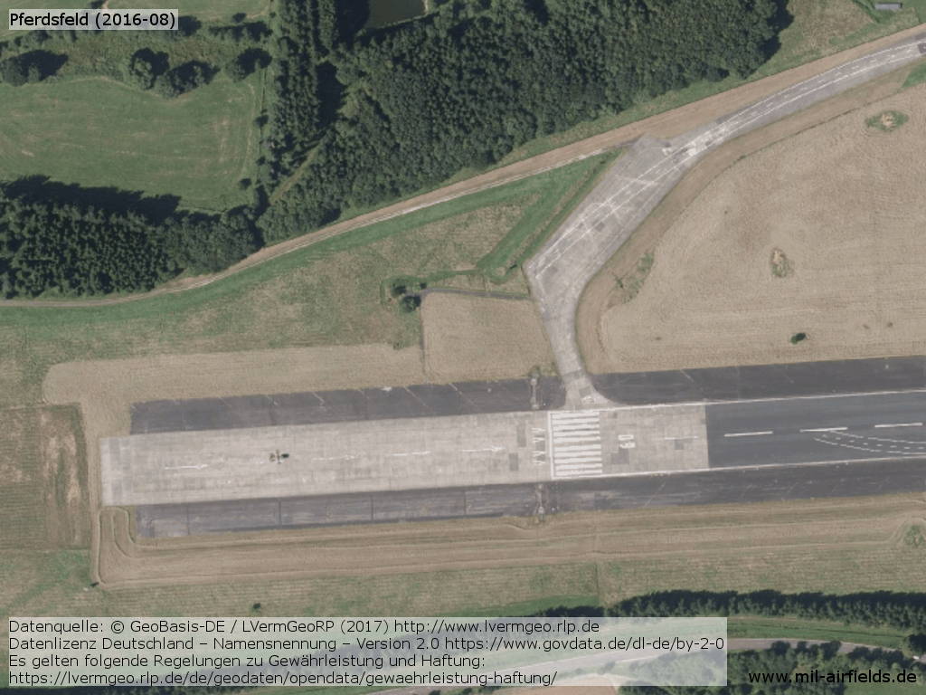 Western end with threshold runway 09 of Pferdsfeld Airfield