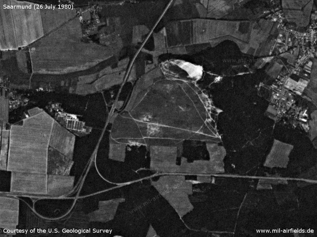 Flugplatz Saarmund auf einem Satellitenbild 1980
