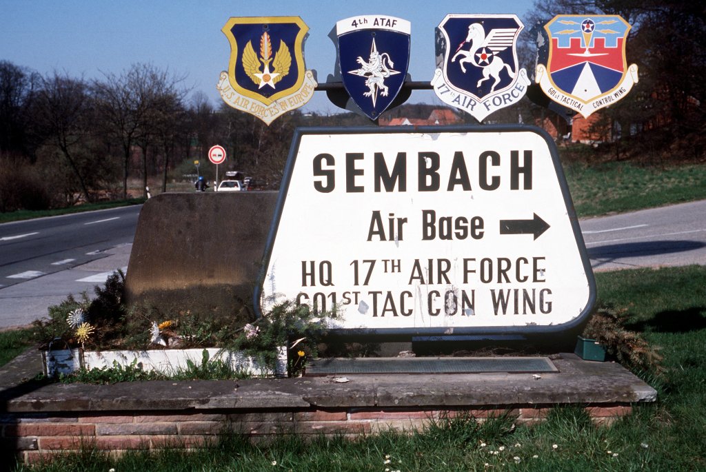 Hinweisschild Sembach Air Base