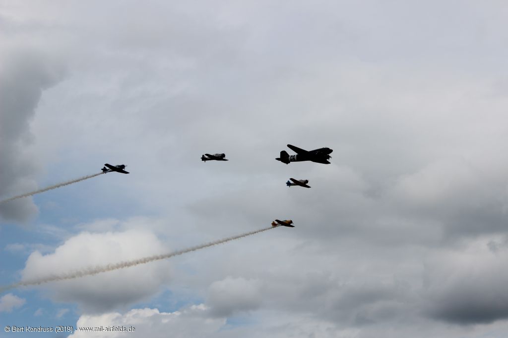 Formationsflug mit C-47