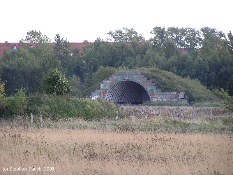 Aircraft shelter