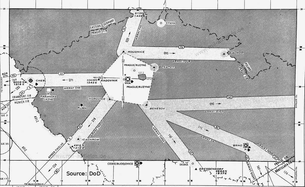 Karte der Funkfeuer und Luftstraßen in der Tschechoslowakei 1955