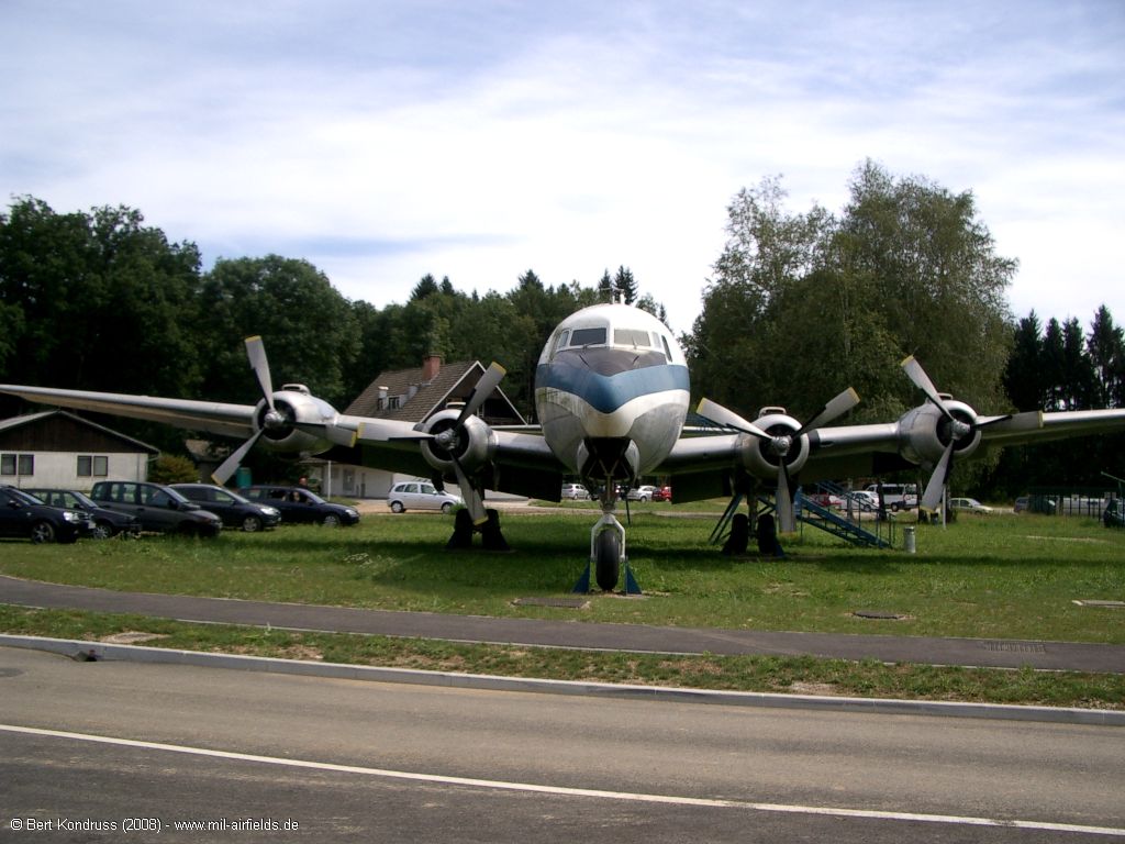 Flugzeug von vorne